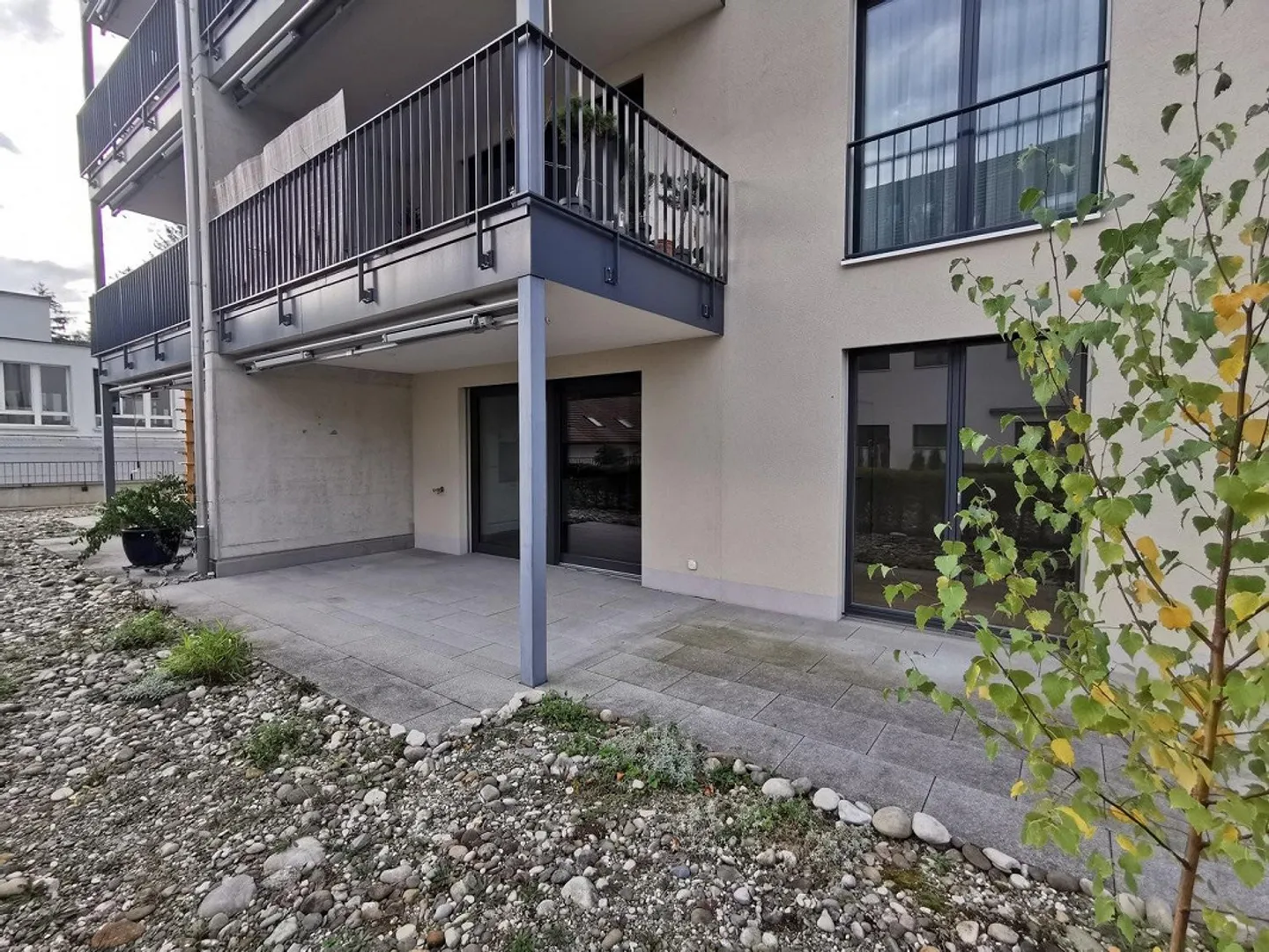 Moderno appartamento di 2,5 stanze in affitto a Oberdorf - Foto 8 di 9