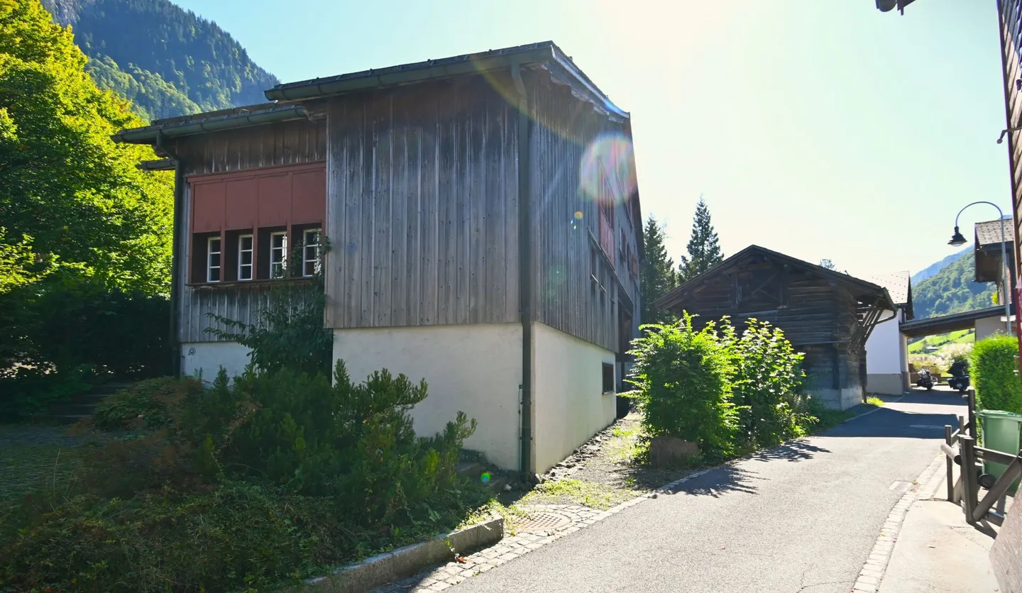 Vita di campagna in una casa indipendente e versatile con due appartamenti e spazi studio. - Foto 29 di 31