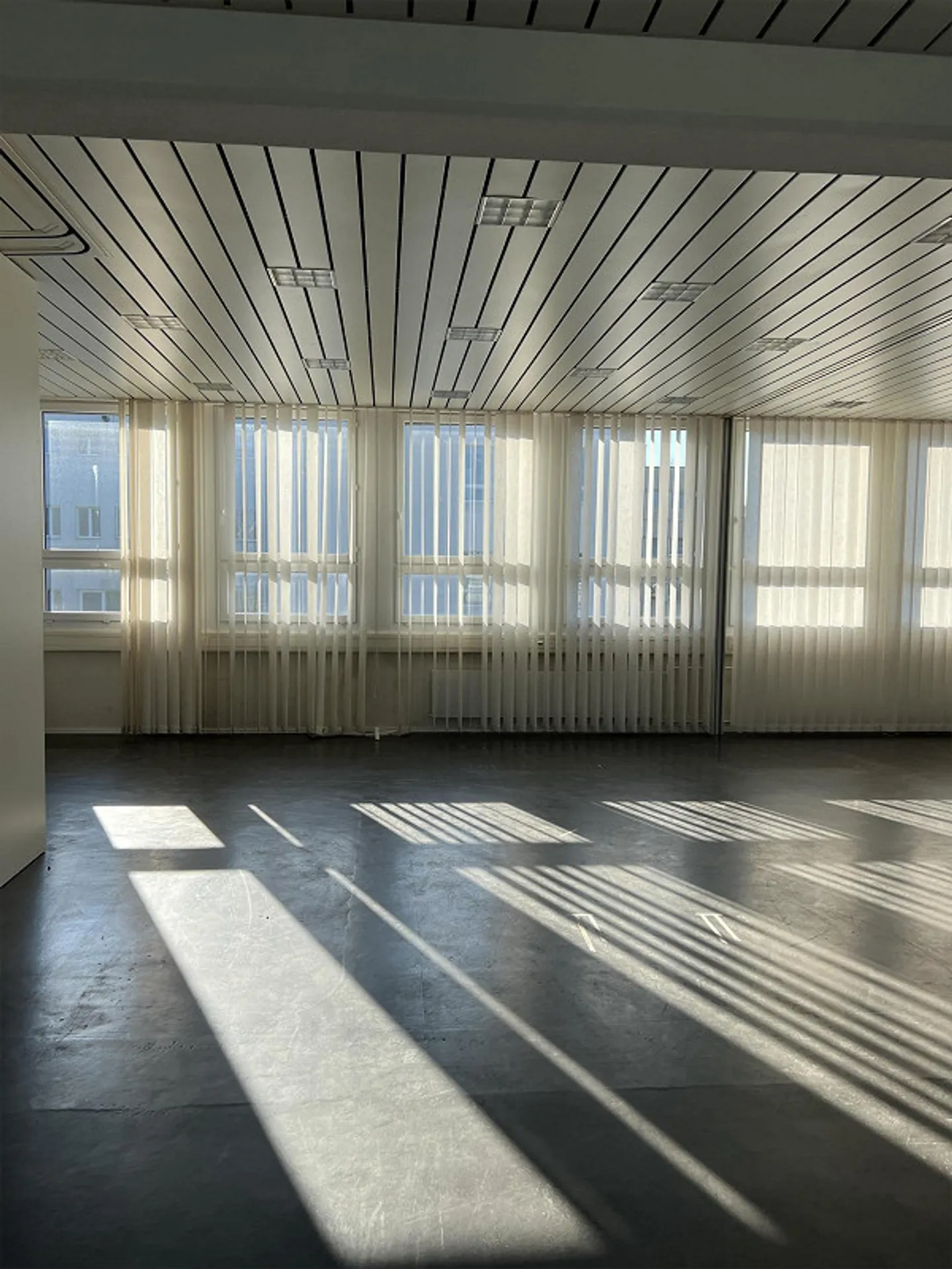 Locaux commerciaux attrayants et lumineux dans un emplacement central à Saint-Gall - Photo 7 sur 16