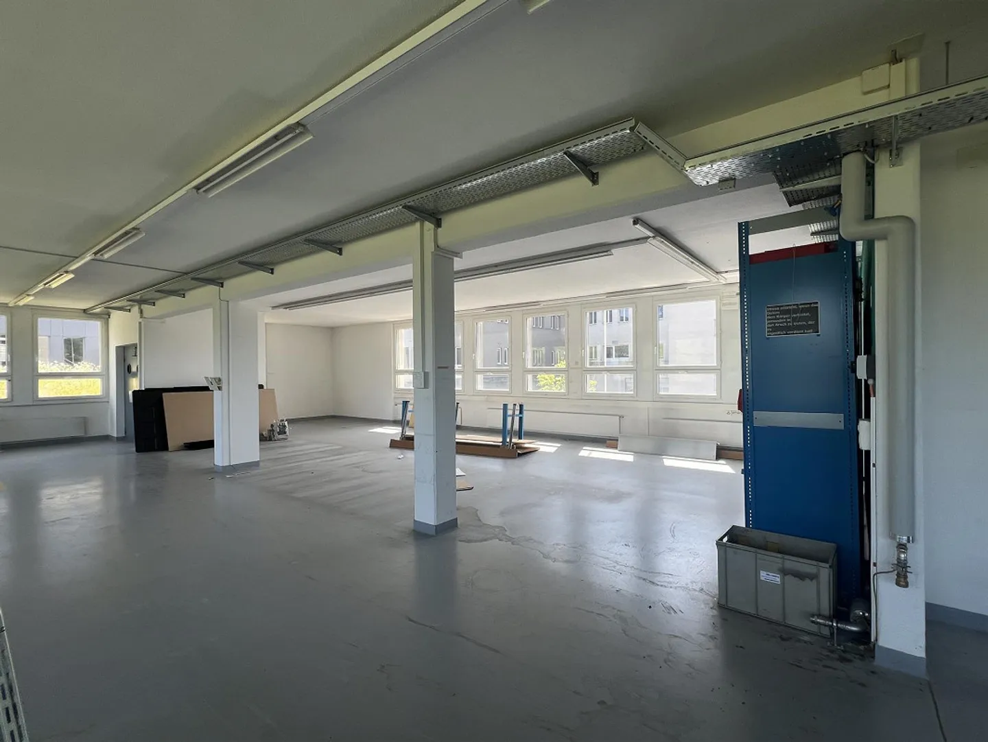 Locaux commerciaux attrayants et lumineux dans un emplacement central à Saint-Gall - Photo 10 sur 16