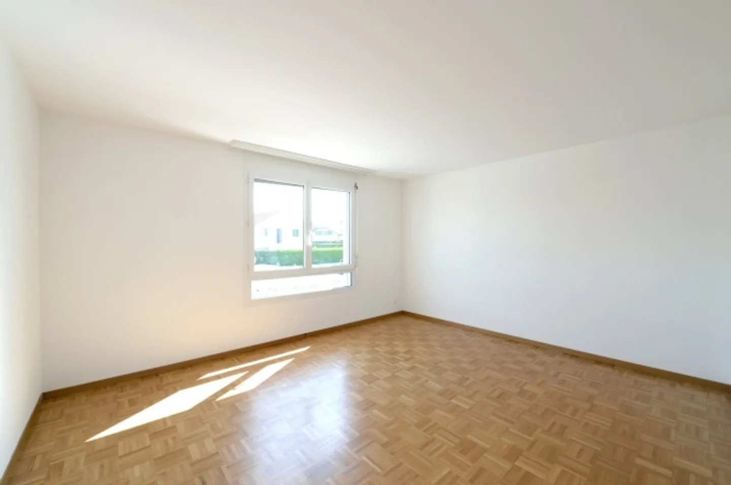 Appartement moderne avec terrasse - Photo 8 sur 12