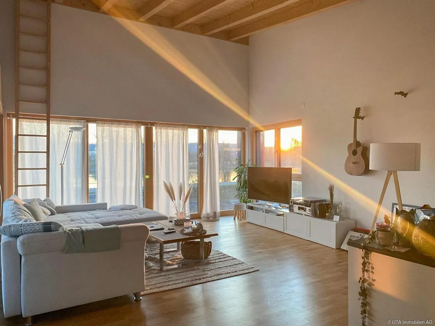 Modernes Loft-Apartment mit Seeblick - Foto 1 von 14