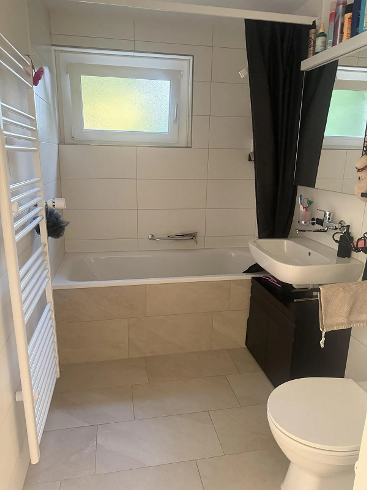 Bright 2.5 Room Apartment with Private Garden Patio - Photo 4 of 10