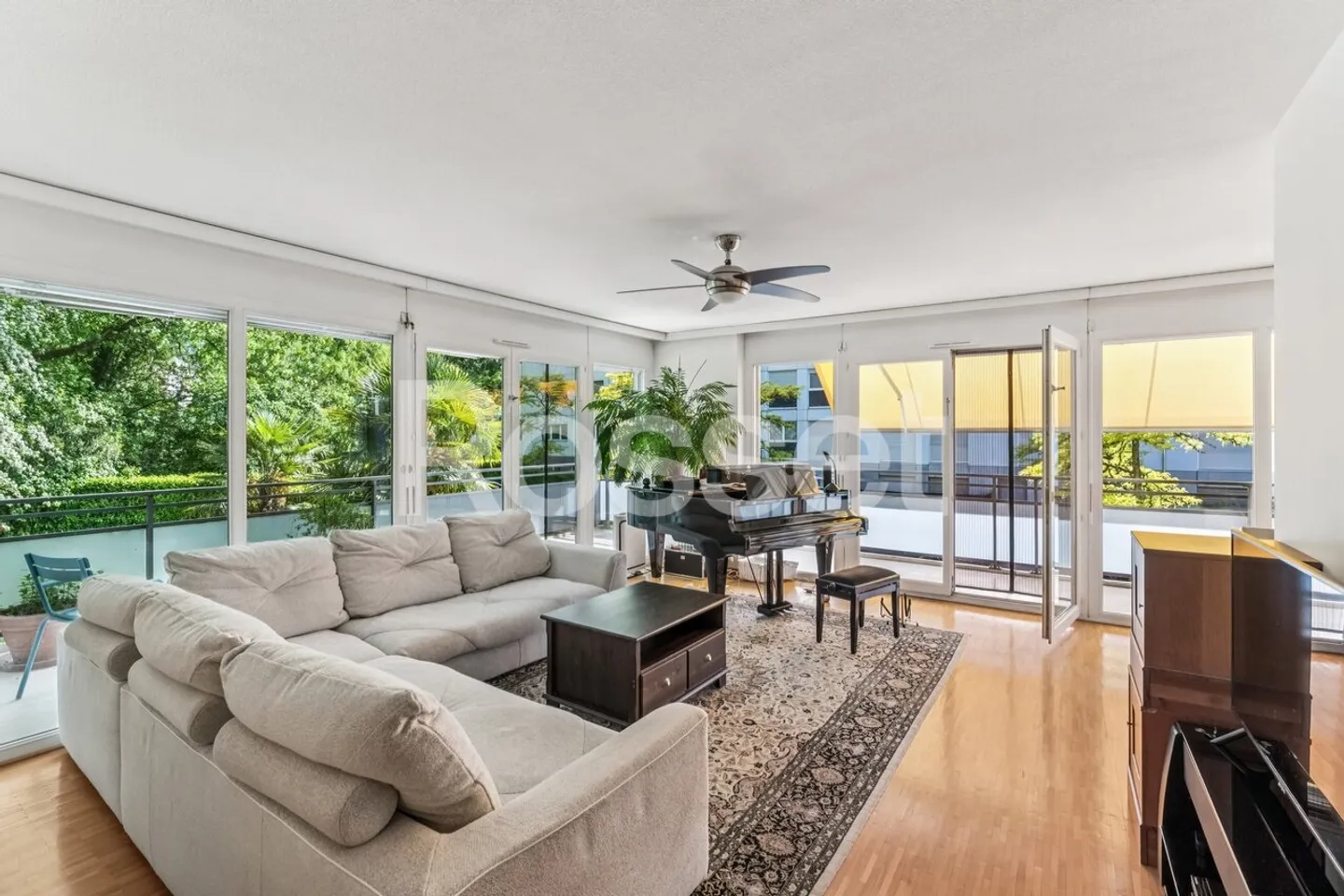 Exclusive: Elegant 6-Room Apartment with Large Terrace - Photo 1 of 7