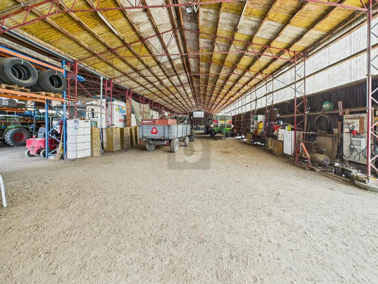 PRACTICAL, WELL LOCATED, WITH DIRECT ACCESS - Photo 1 of 4