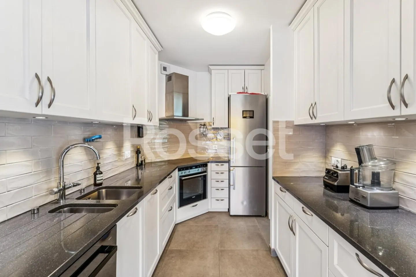 Exclusive: Elegant 6-Room Apartment with Large Terrace - Photo 3 of 7
