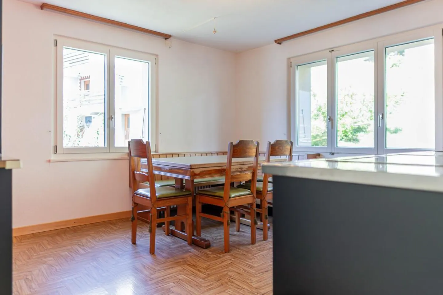 Casa unifamiliare ben tenuta con appartamento separato e molto potenziale - Foto 4 di 25