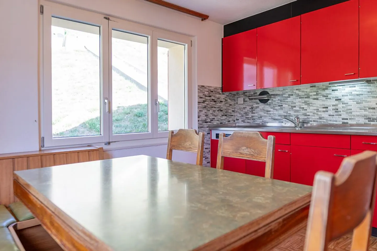 Casa unifamiliare ben tenuta con appartamento separato e molto potenziale - Foto 5 di 25