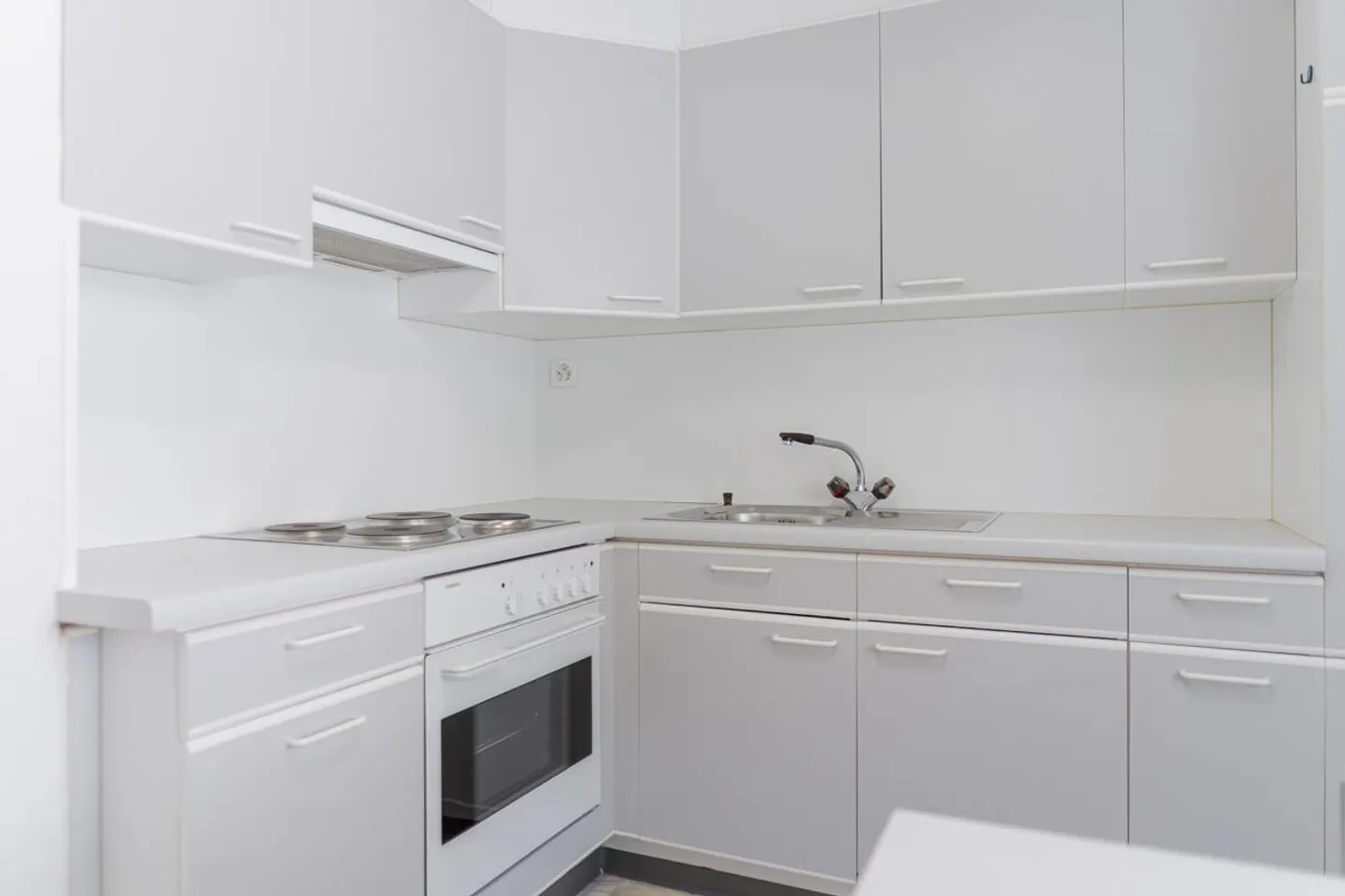 Casa unifamiliare ben tenuta con appartamento separato e molto potenziale - Foto 7 di 25