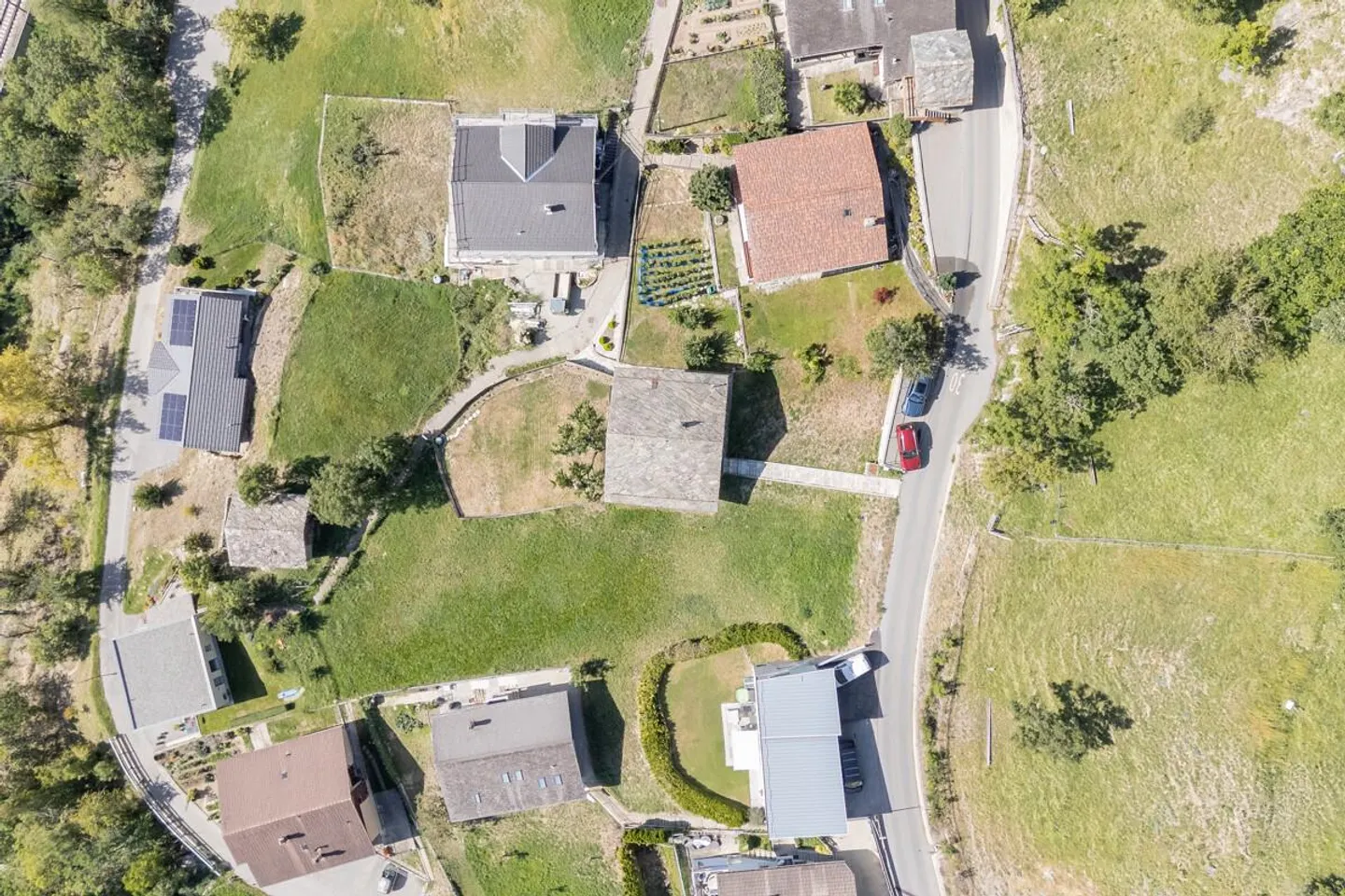 Casa unifamiliare ben tenuta con appartamento separato e molto potenziale - Foto 25 di 25