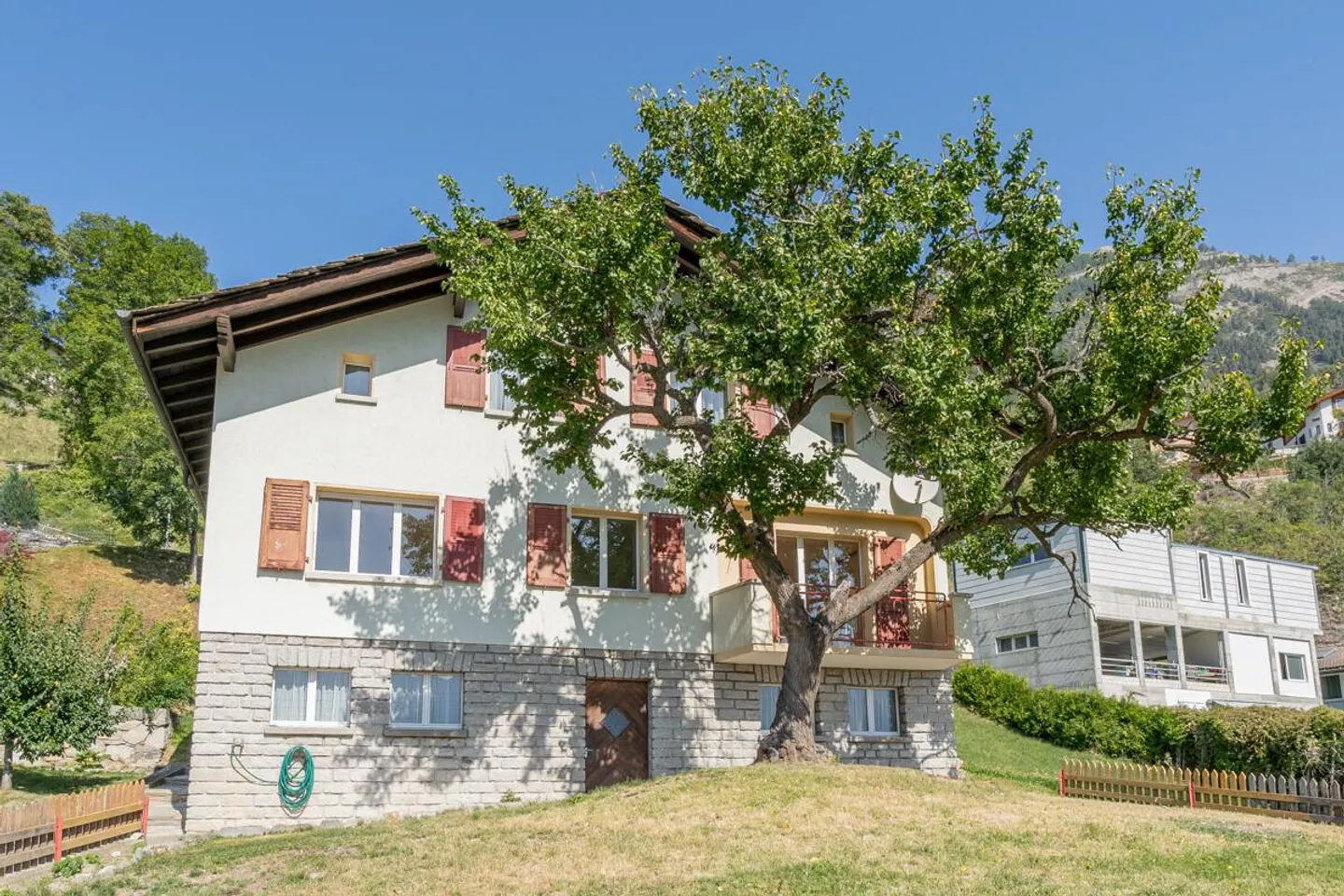 Casa unifamiliare ben tenuta con appartamento separato e molto potenziale - Foto 21 di 25