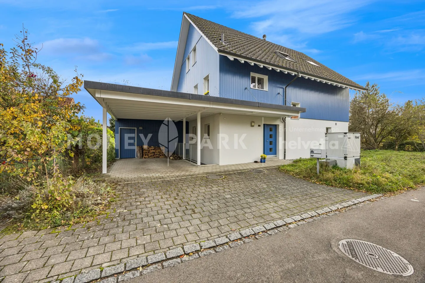 Charmante maison individuelle de 8,5 pièces avec beaucoup d'espace pour la famille et les loisirs - Photo 1 sur 13