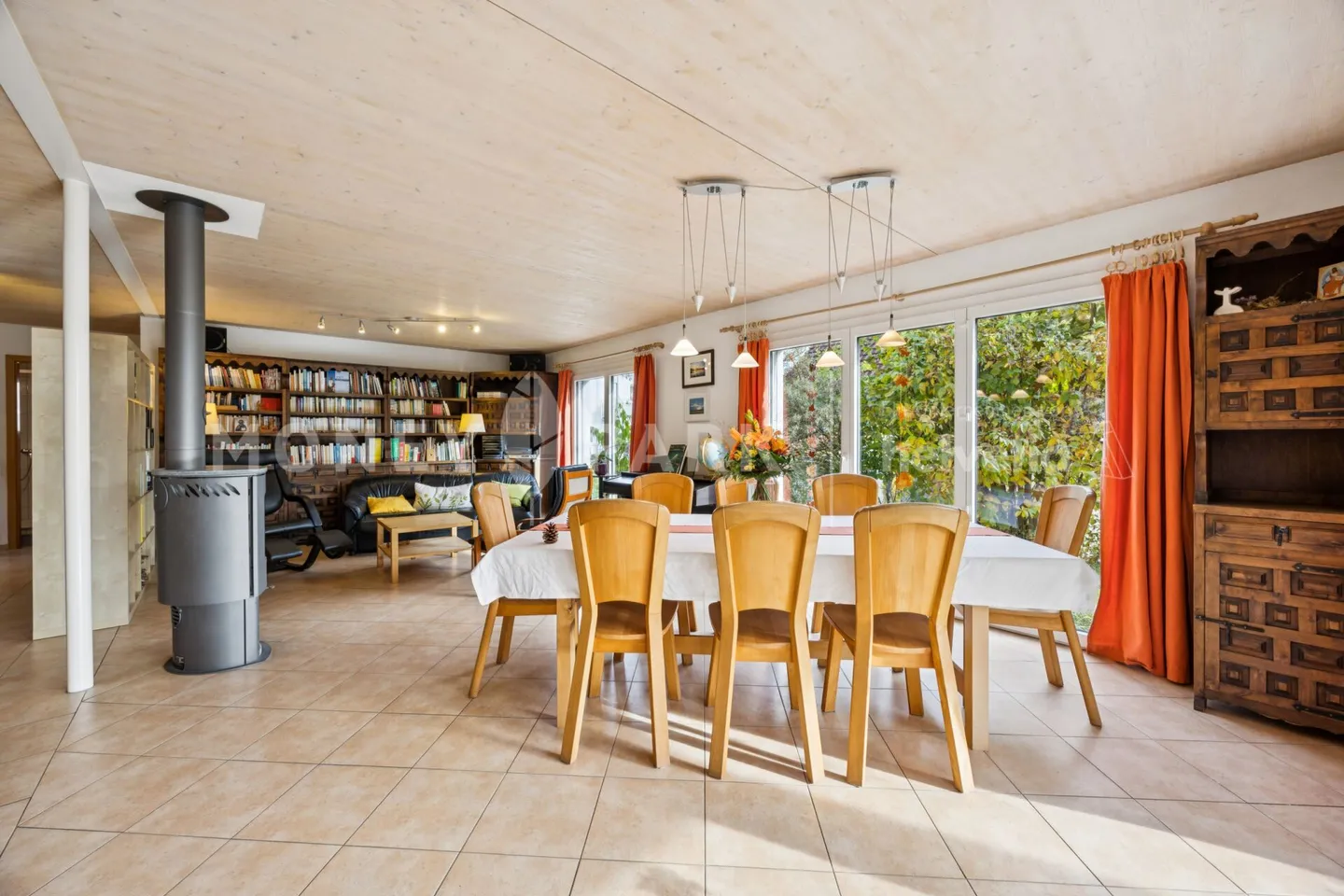 Charmante maison individuelle de 8,5 pièces avec beaucoup d'espace pour la famille et les loisirs - Photo 2 sur 13