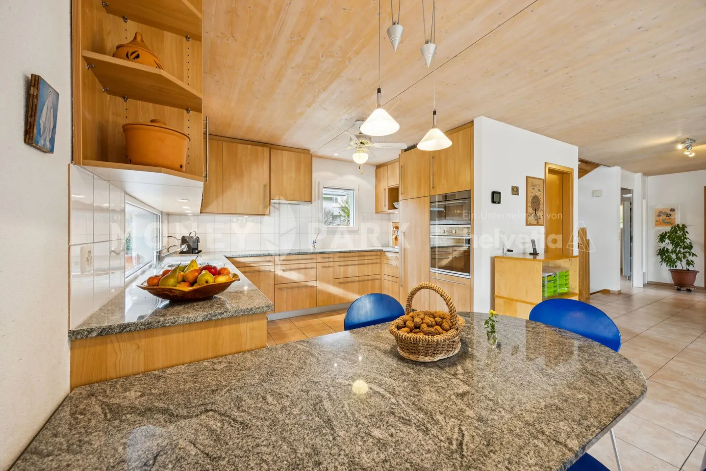 Charmante maison individuelle de 8,5 pièces avec beaucoup d'espace pour la famille et les loisirs - Photo 3 sur 13