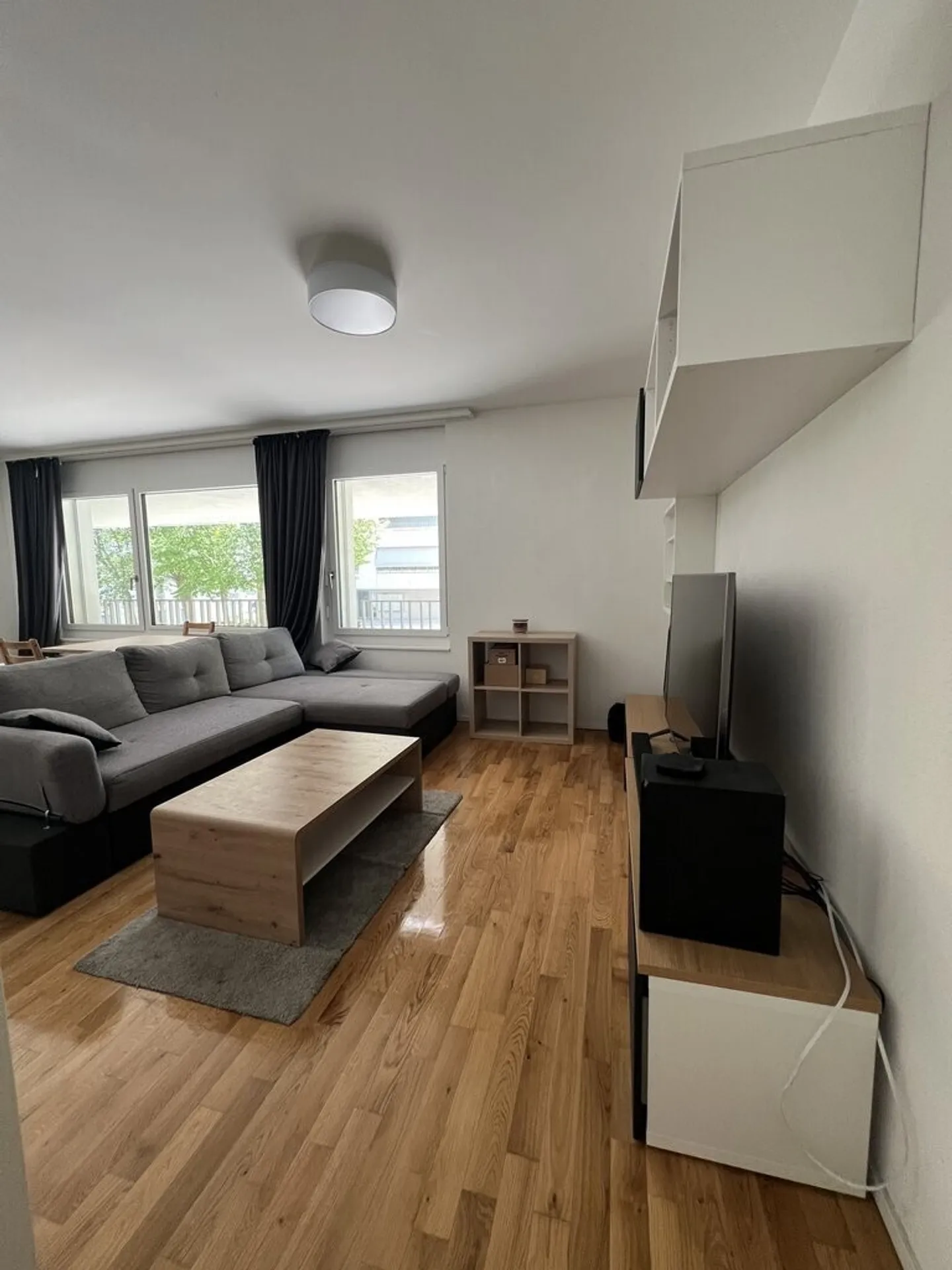 Modern Duplex Apartment in Bussigny - Photo 2 of 9