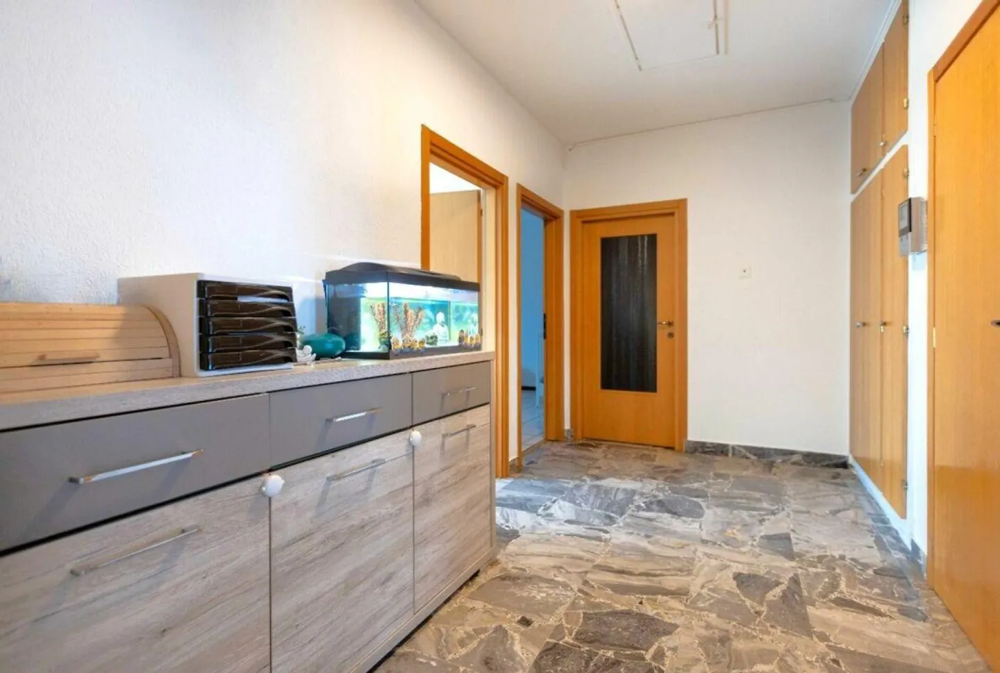 Casa bifamiliare con due appartamenti indipendenti a Sant'Antonino - Foto 8 di 16