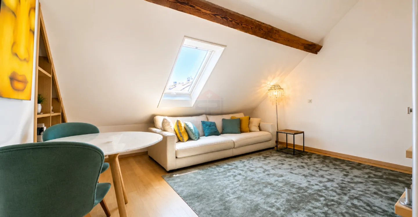 Charming apartment combining character and elegance - Photo 4 of 12