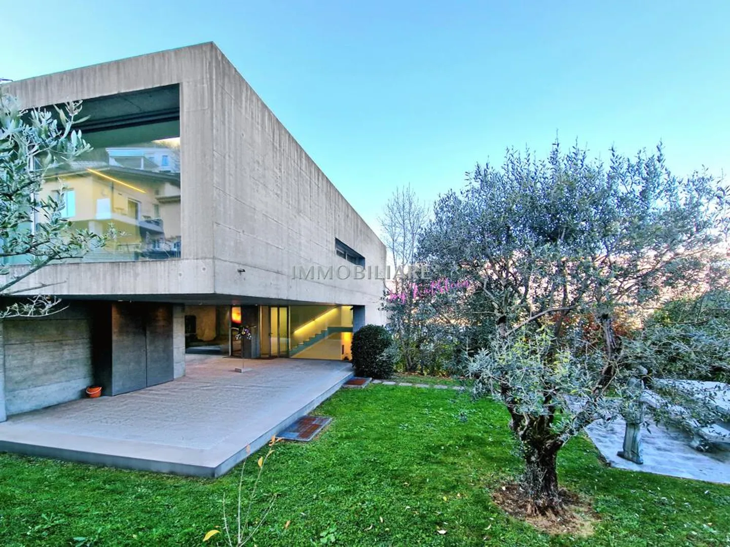 Élégante Villa avec Vue sur le Lac & Confort de Vie Durable, Résidence Secondaire - Photo 13 sur 15