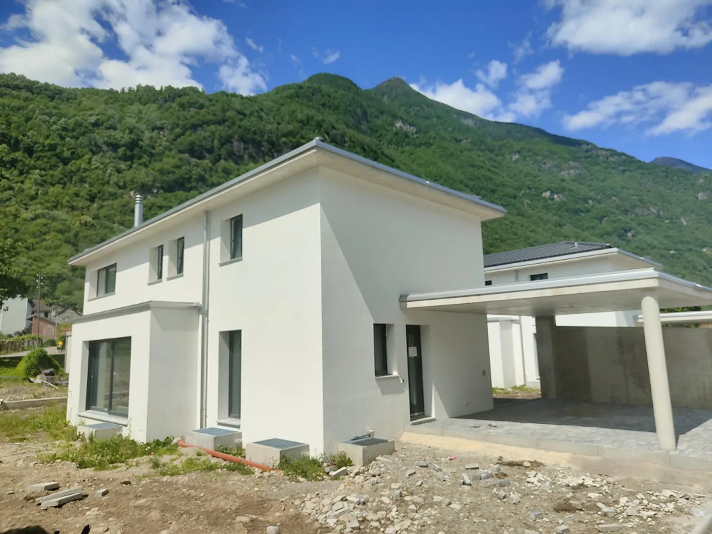 New single-family homes with garden in Moleno - Photo 4 of 25