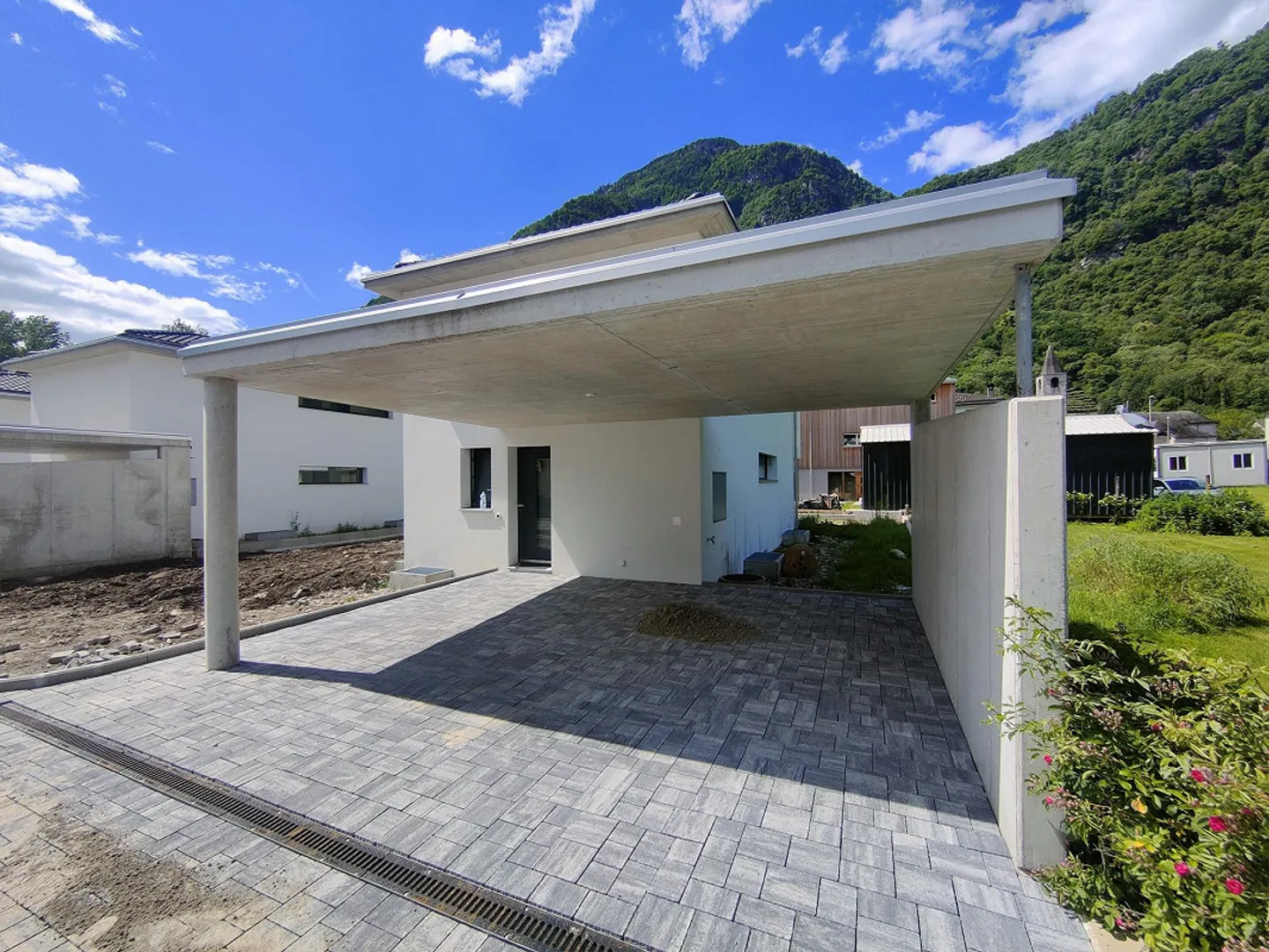 New single-family homes with garden in Moleno - Photo 5 of 25