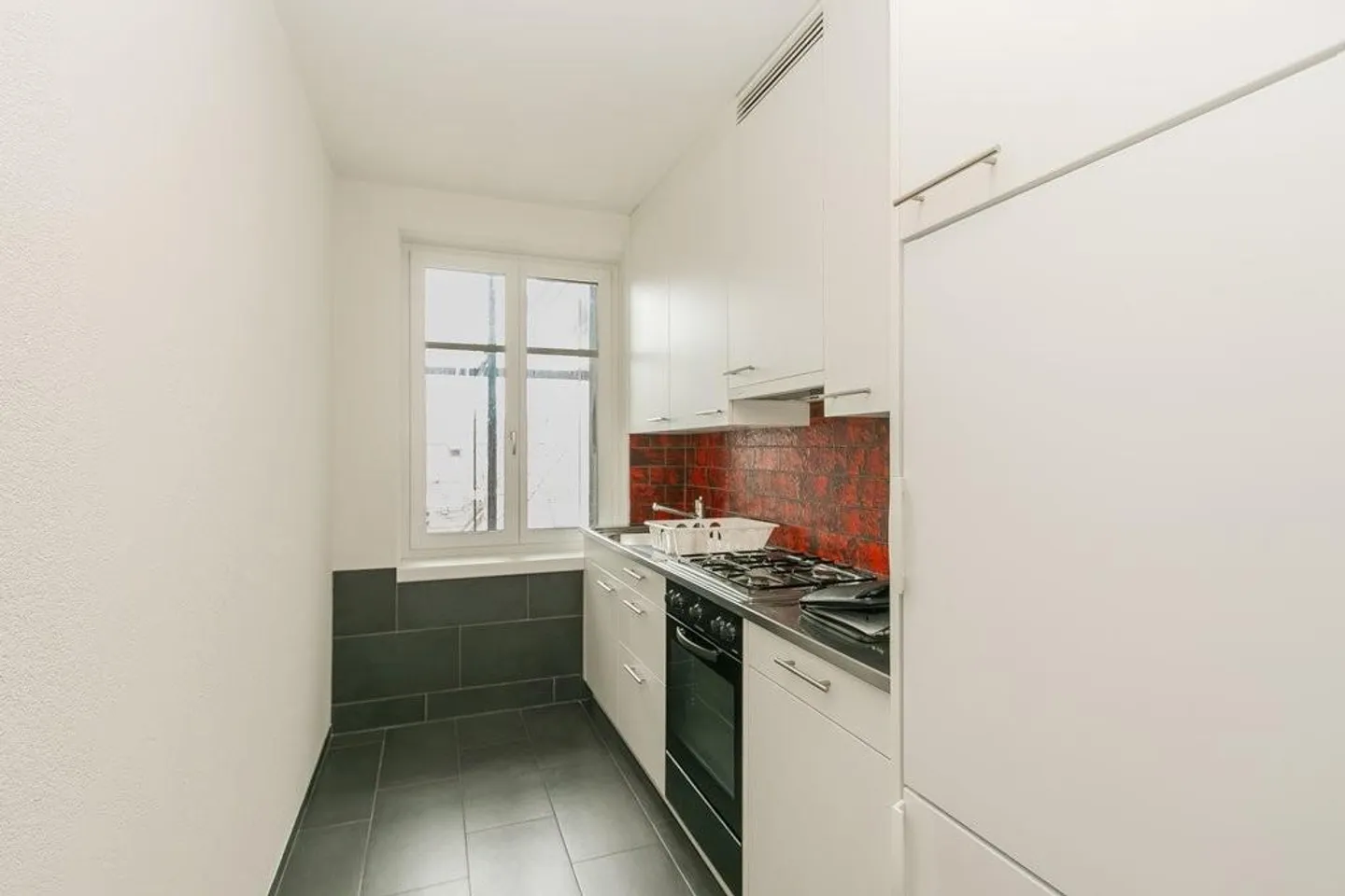 Moderne 3.5-Zimmer-Wohnung an top Lage - Foto 3 von 8