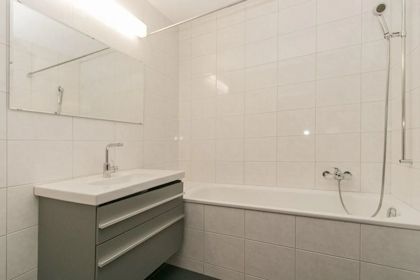 Moderne 3.5-Zimmer-Wohnung an top Lage - Foto 4 von 8