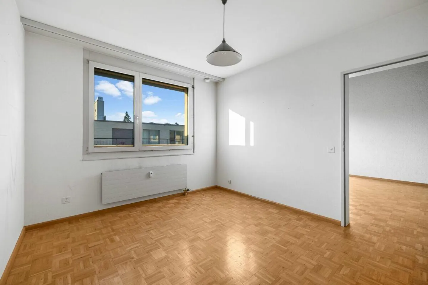 Living with a view over the rooftops - 4.5-room penthouse apartment with 2 terraces... - Photo 8 of 13