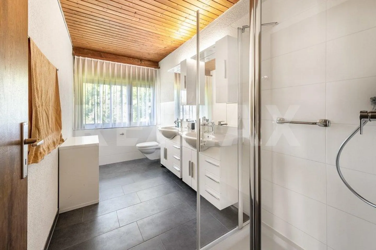 Beaucoup d'espace, de nature et un grand potentiel - Maison individuelle spacieuse - Photo 11 sur 13