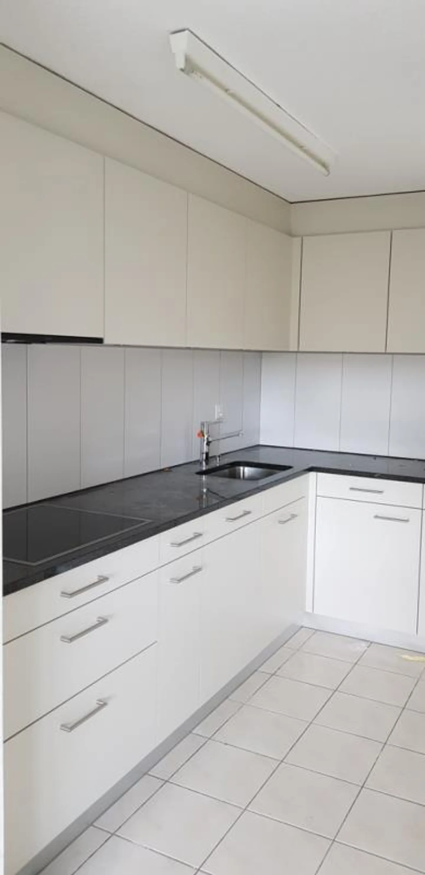 Belle appartement de 2,5 pièces dans un emplacement attrayant - Photo 3 sur 8