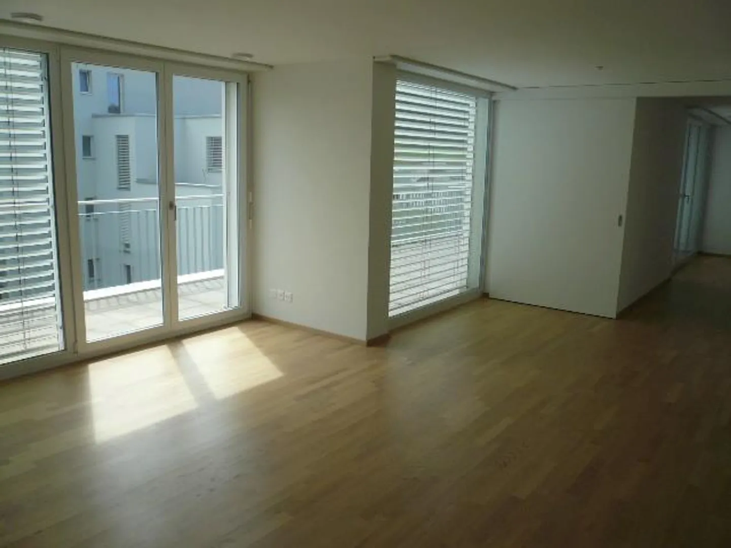 Apartment with a view of greenery! - Photo 2 of 7