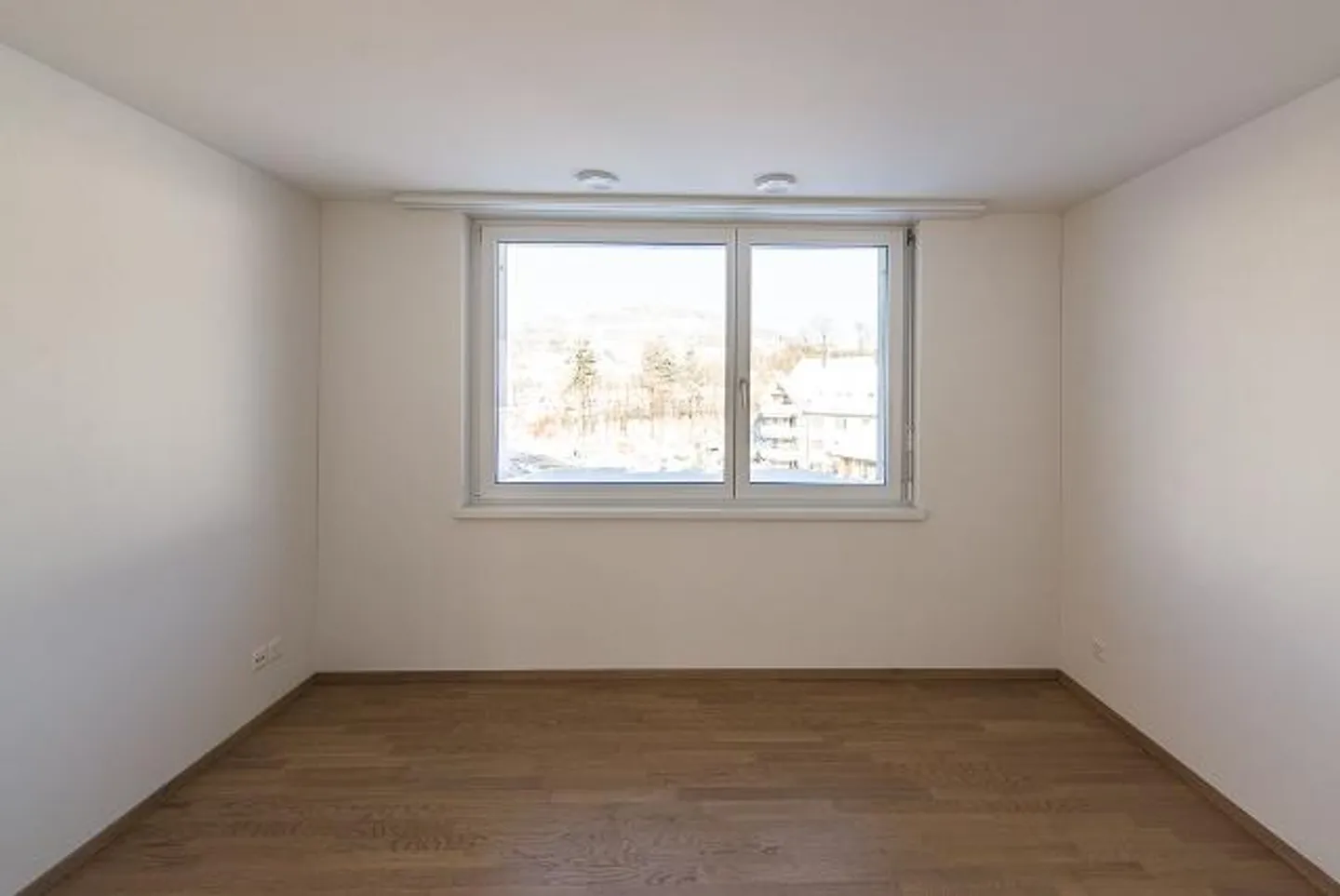 Apartment with a view of greenery! - Photo 3 of 7