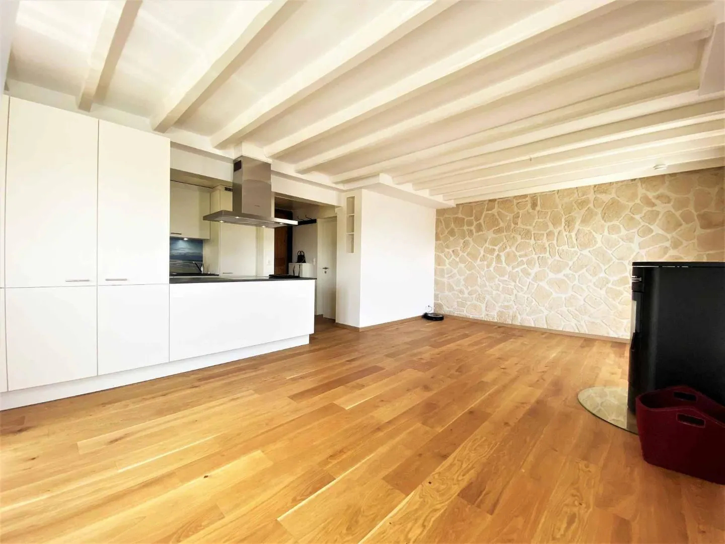 Charming detached house - Photo 4 of 9