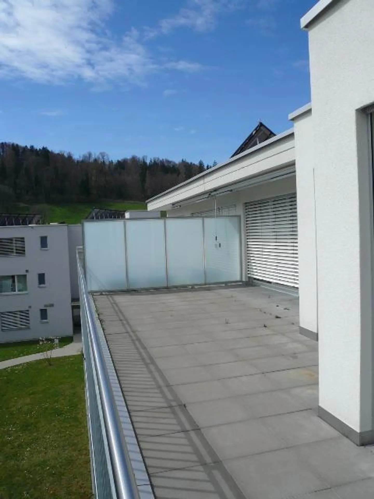 Apartment with a view of greenery! - Photo 6 of 7