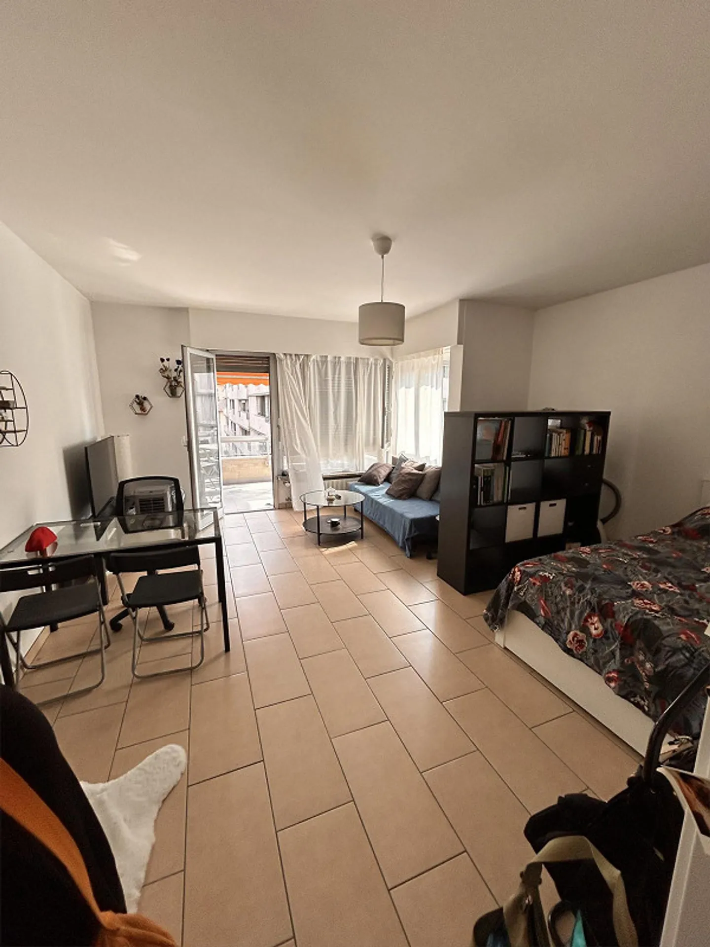 1-room apartment with terrace - Photo 3 of 5