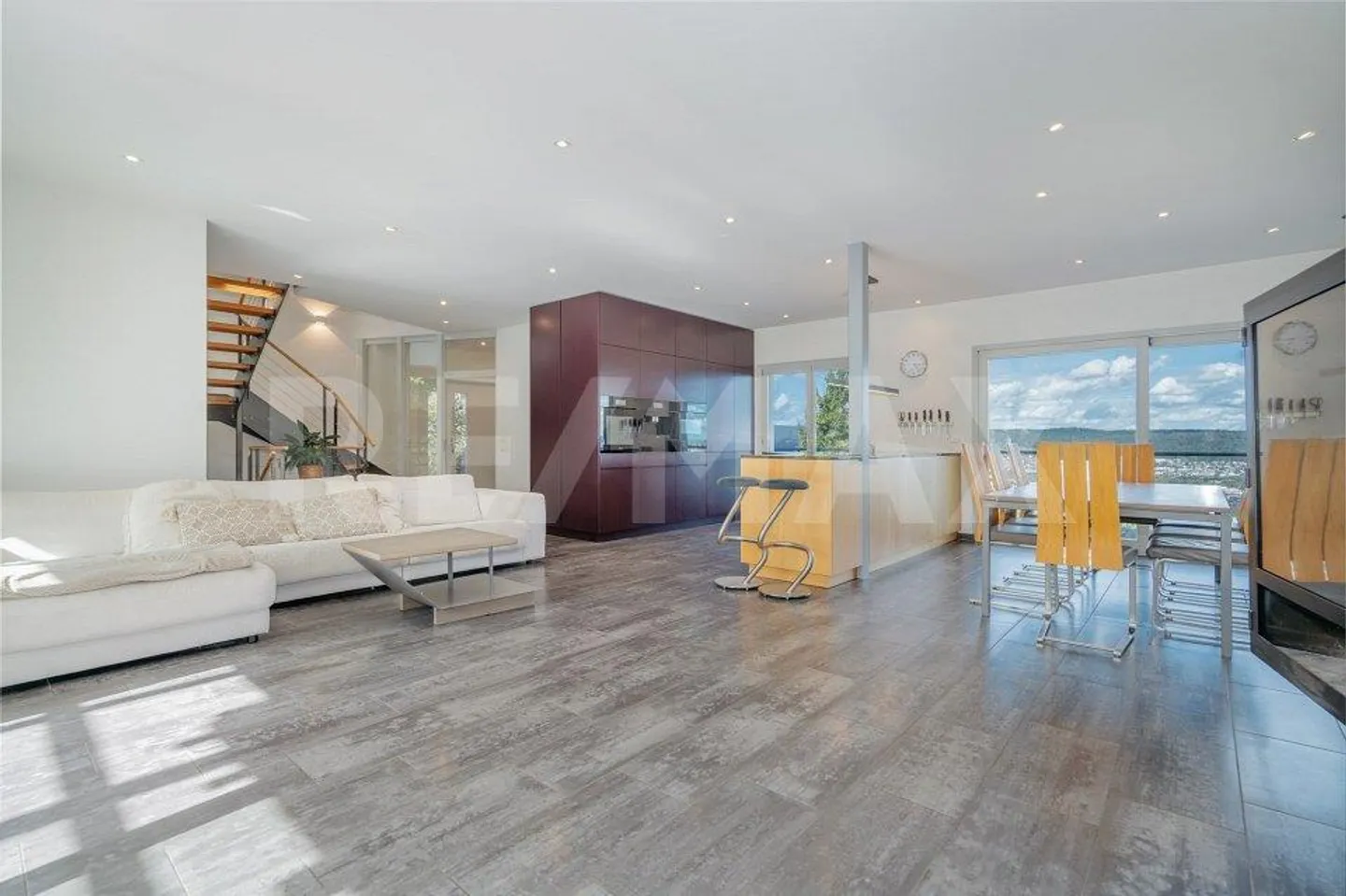 Où la lumière et le panorama façonnent les espaces : Maison individuelle au Heitersberg - Photo 3 sur 13