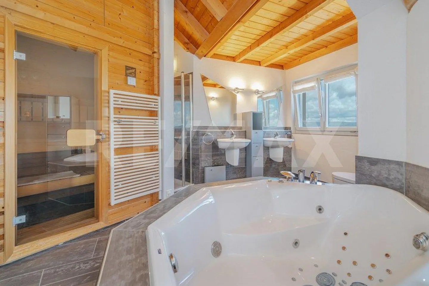 Où la lumière et le panorama façonnent les espaces : Maison individuelle au Heitersberg - Photo 10 sur 13