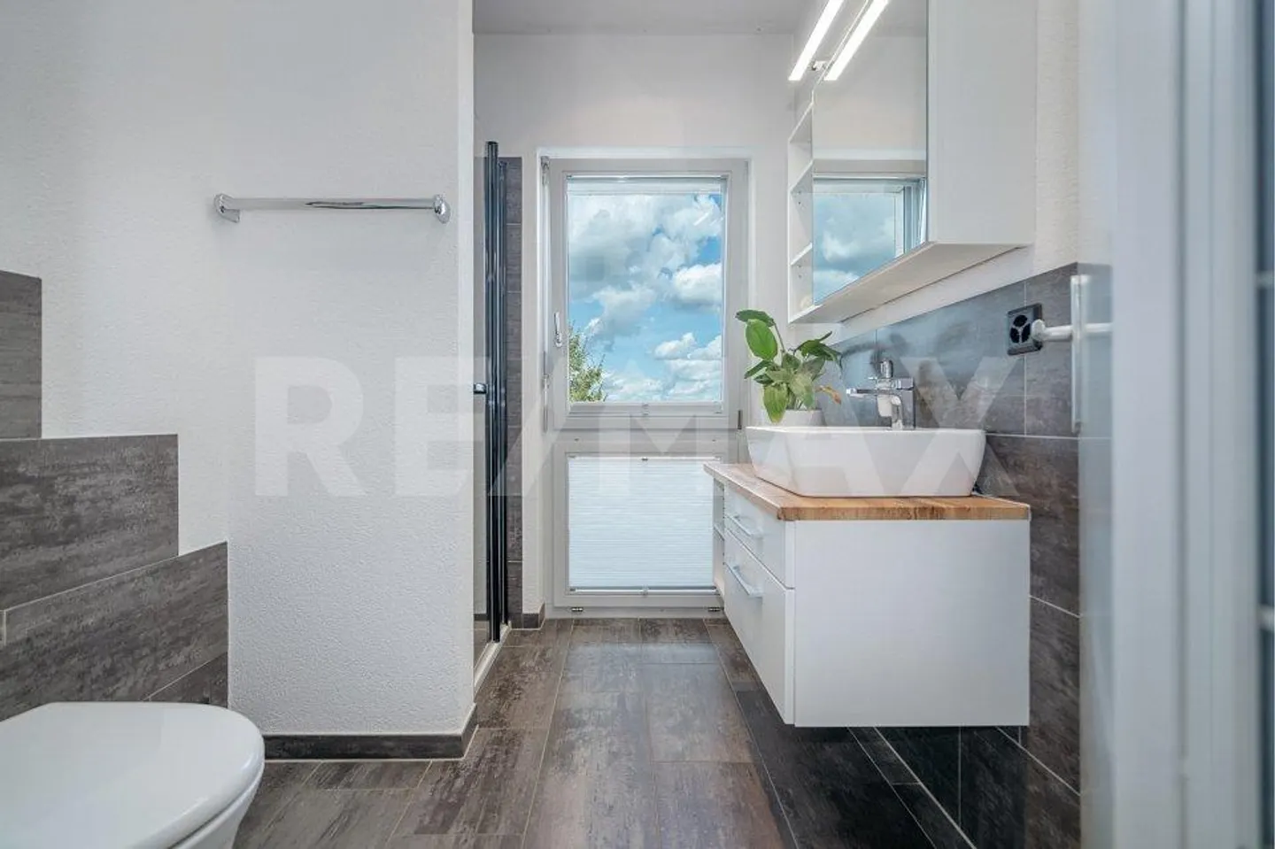 Où la lumière et le panorama façonnent les espaces : Maison individuelle au Heitersberg - Photo 13 sur 13