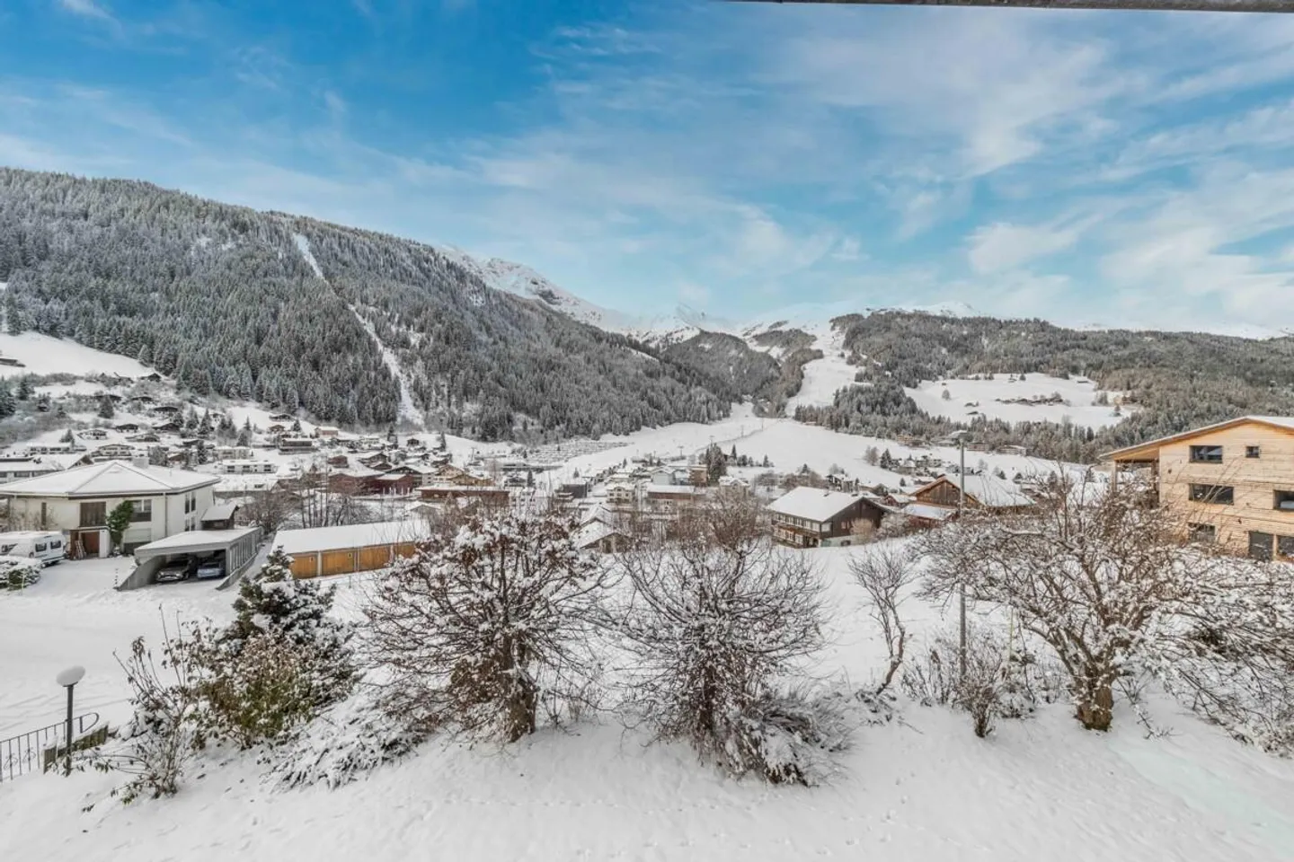 Churwalden: sonniges Ferienhaus in ruhiger Hanglage mit Bergsicht - Foto 1 von 6