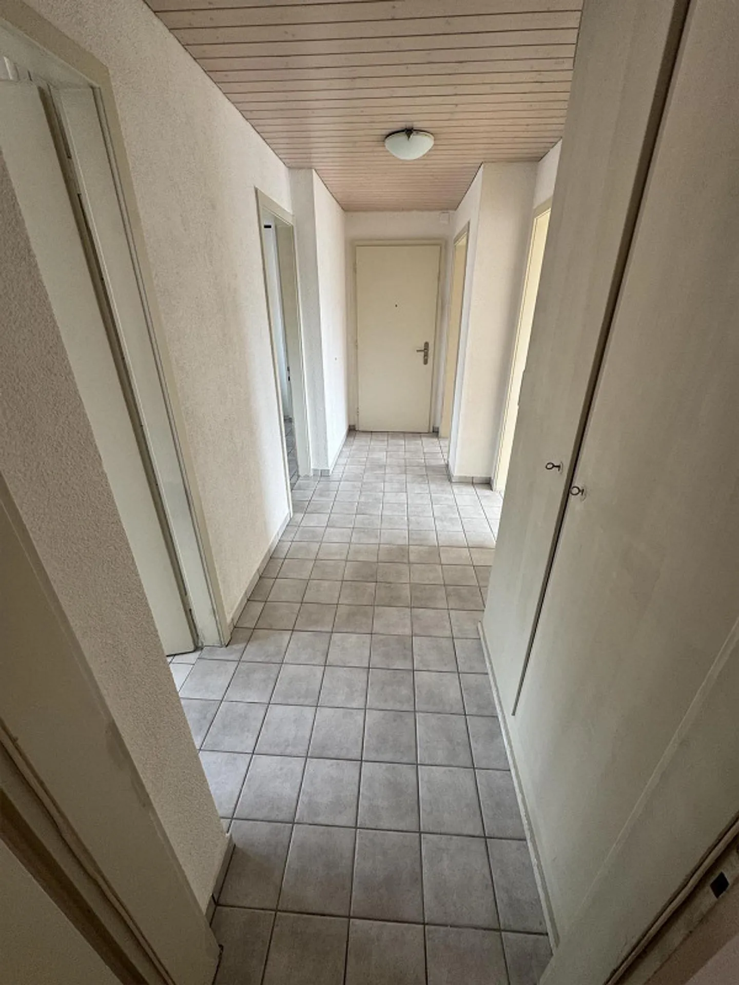 5-Room Apartment - Photo 4 of 10
