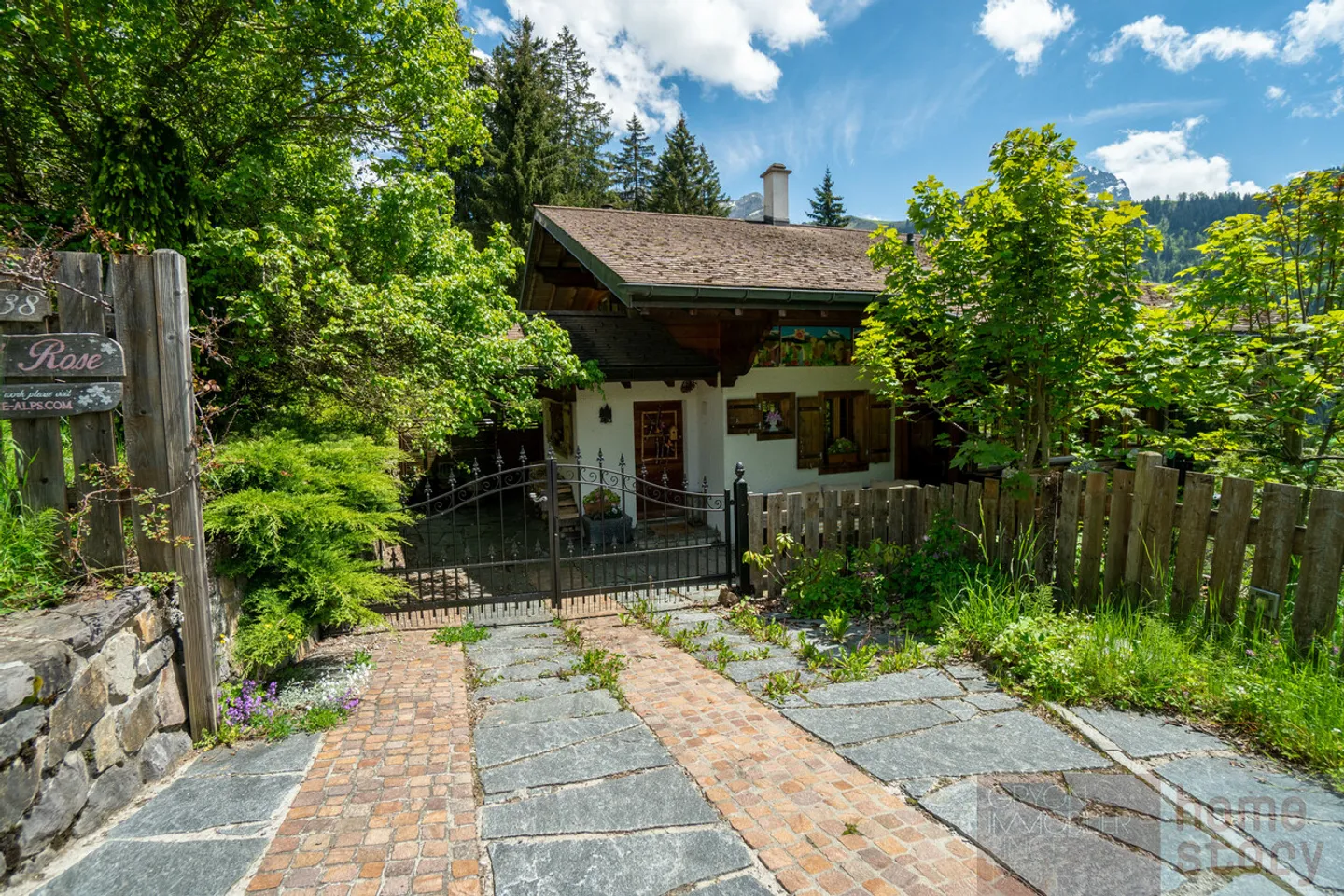 Chalet à vendre - Photo 1 sur 13