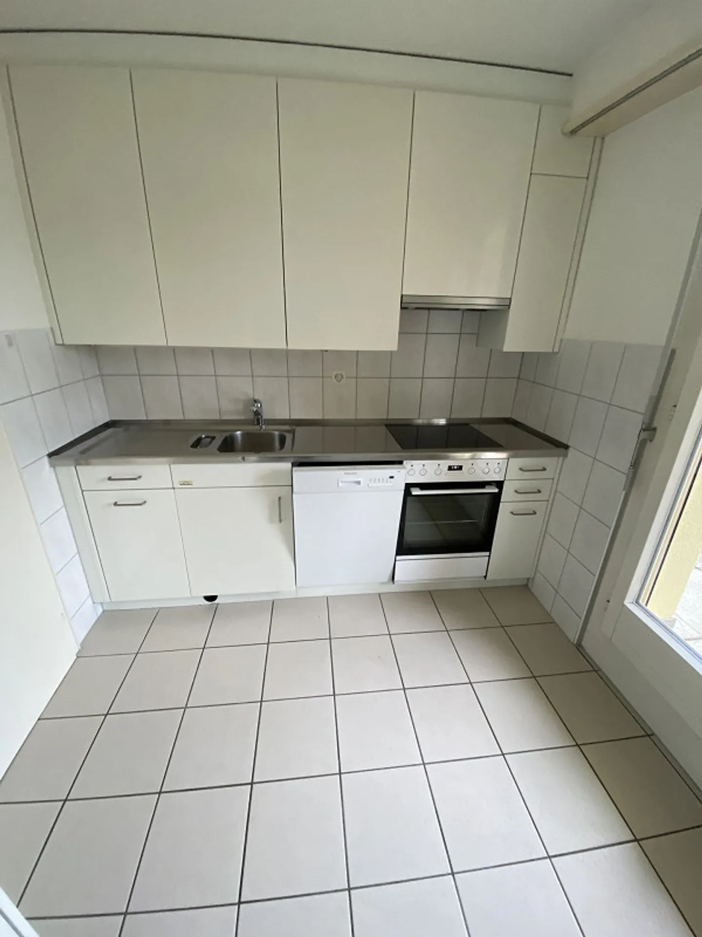 Appartamento Attico 3 1/2 Z' al 2° piano con balcone - Foto 1 di 12