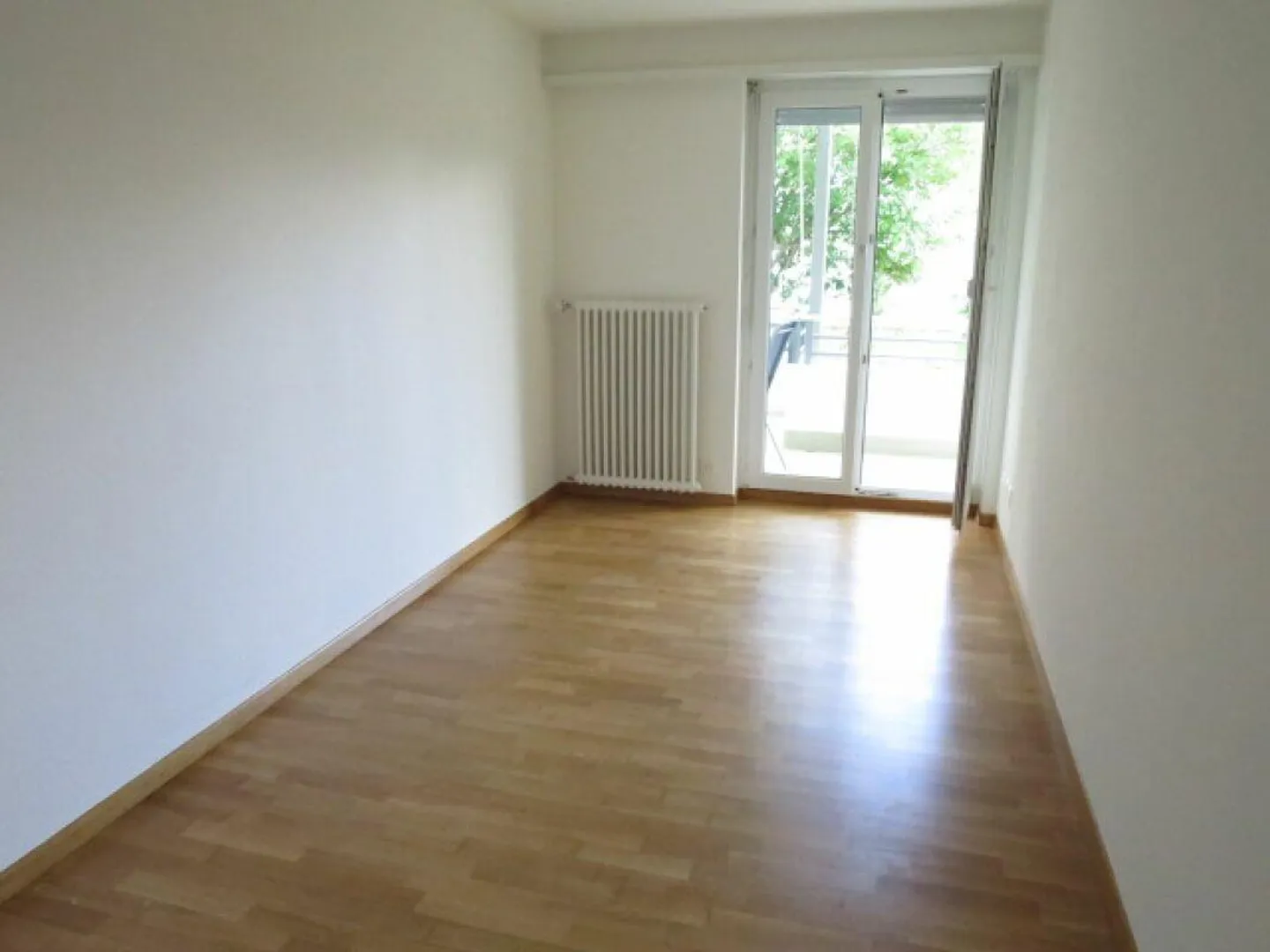 Appartement de 4 pièces au rez-de-chaussée surélevé dans un emplacement calme à Männedorf - Photo 3 sur 10