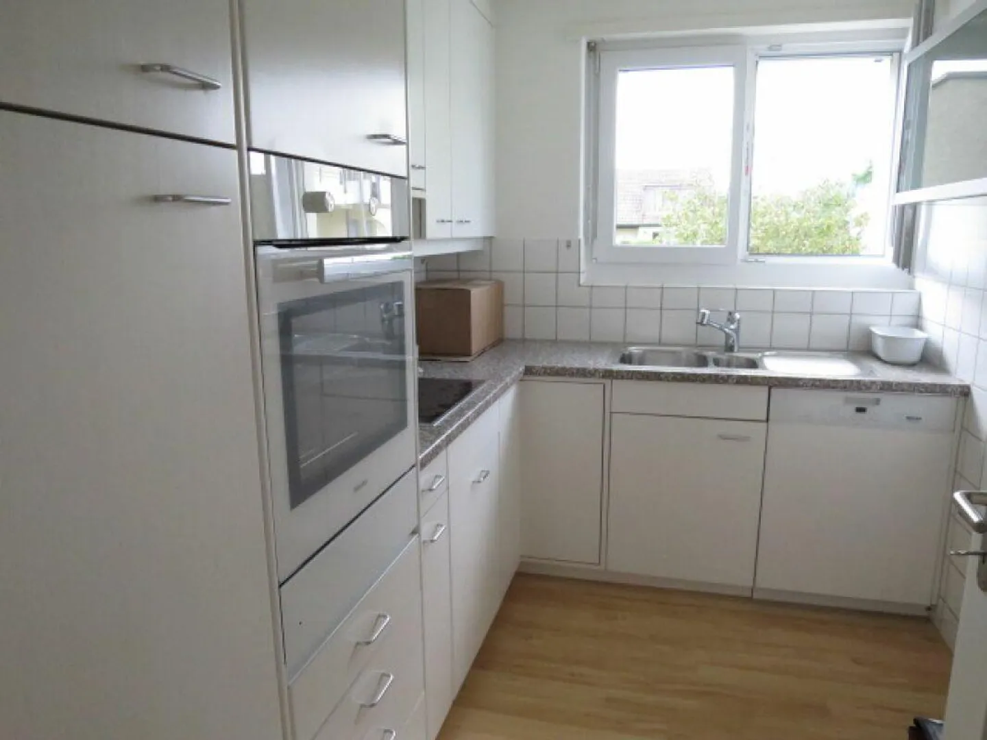 Appartement de 4 pièces au rez-de-chaussée surélevé dans un emplacement calme à Männedorf - Photo 4 sur 10