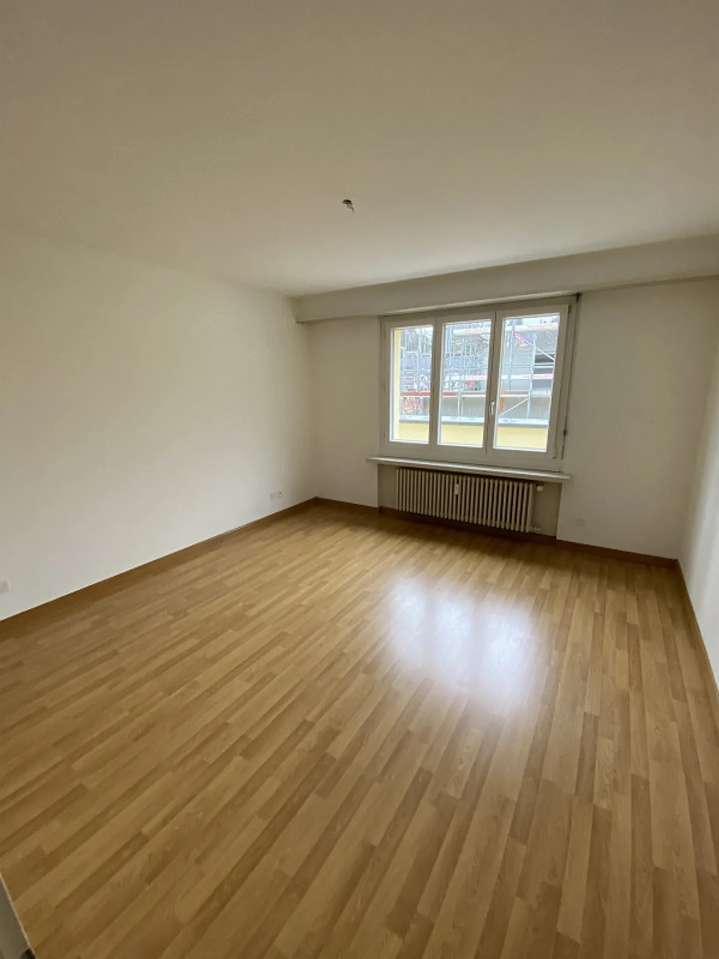 Appartamento Attico 3 1/2 Z' al 2° piano con balcone - Foto 4 di 12