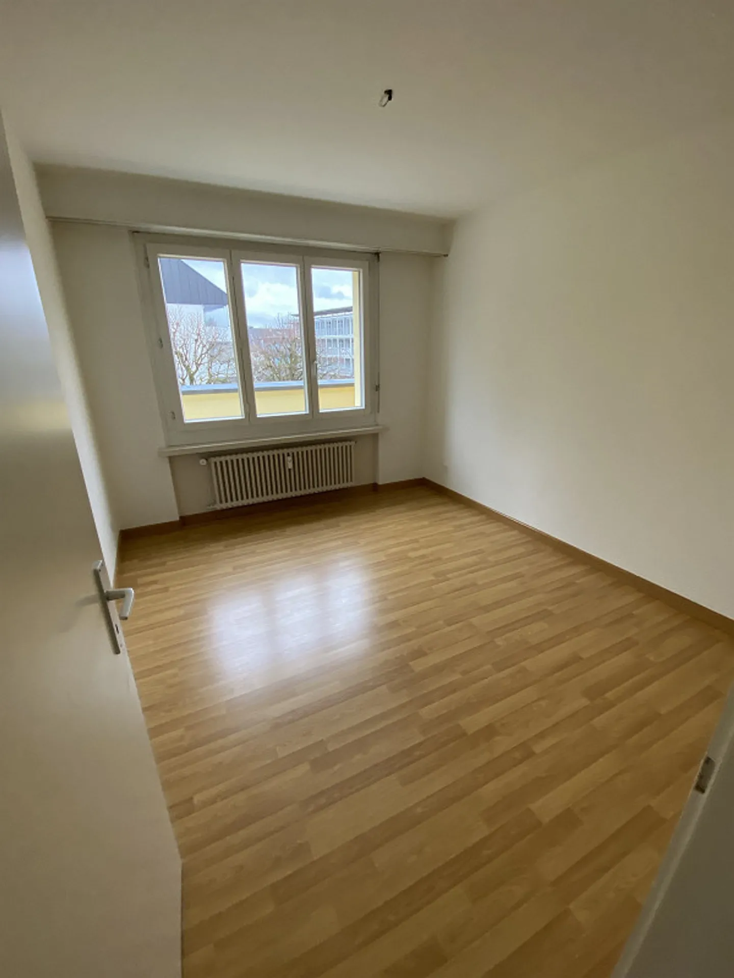 Appartamento Attico 3 1/2 Z' al 2° piano con balcone - Foto 5 di 12