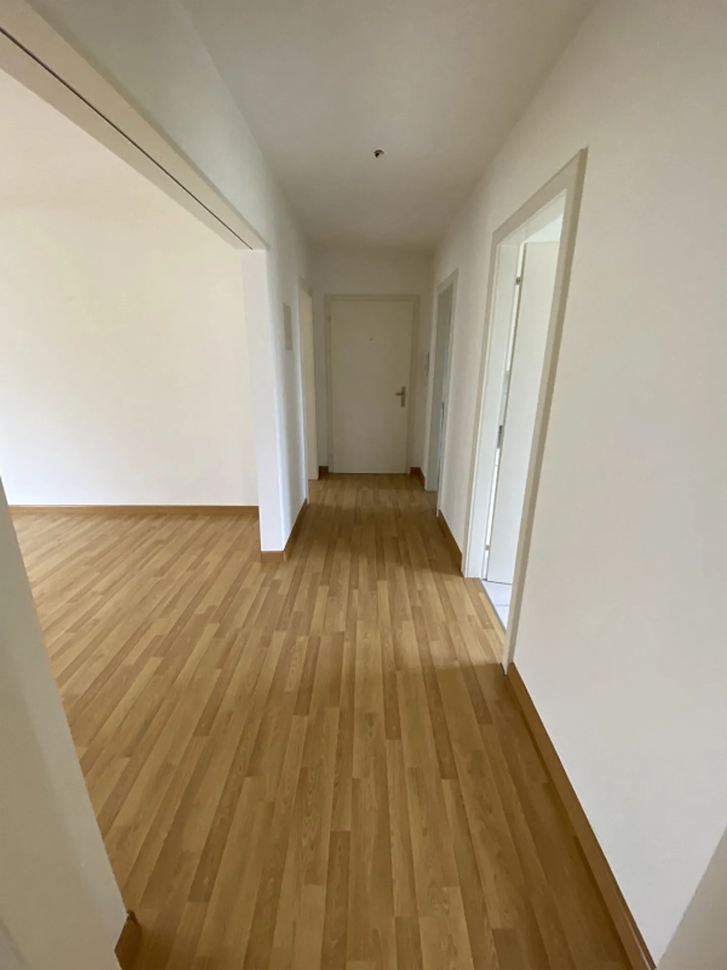 Appartamento Attico 3 1/2 Z' al 2° piano con balcone - Foto 6 di 12