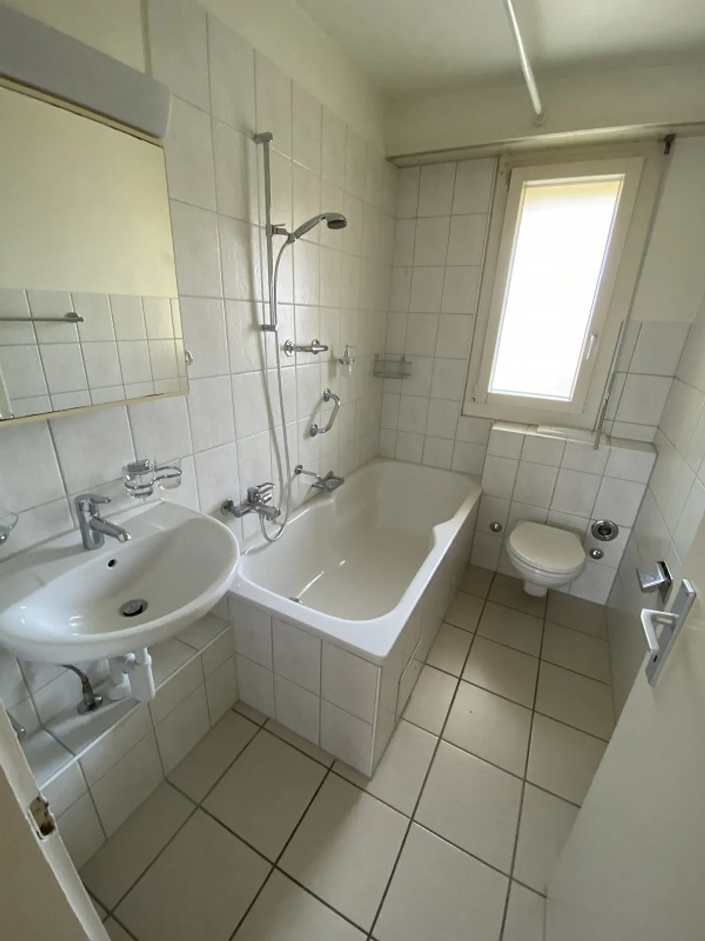 Appartamento Attico 3 1/2 Z' al 2° piano con balcone - Foto 7 di 12