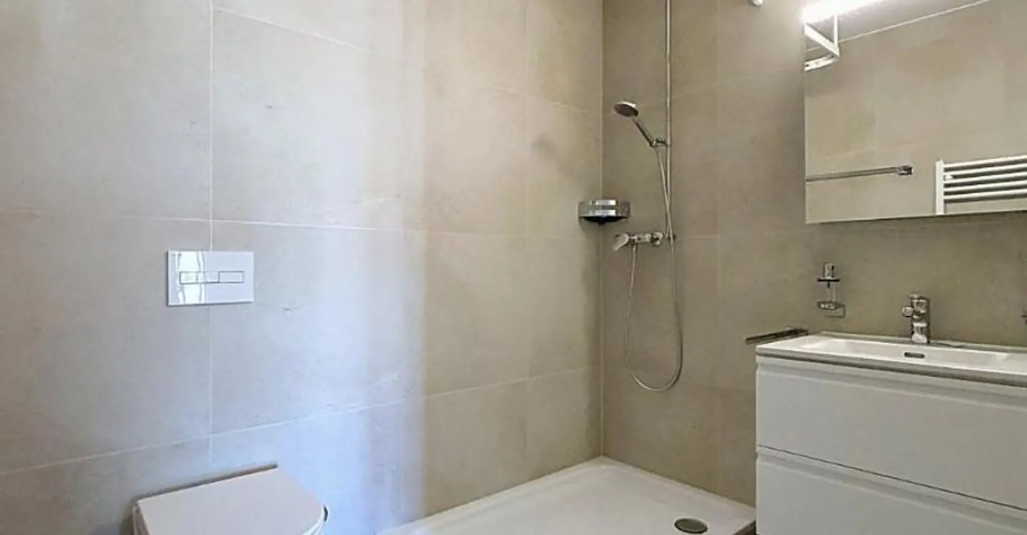 Renoviertes Appartement mit Seeblick - Foto 8 von 8