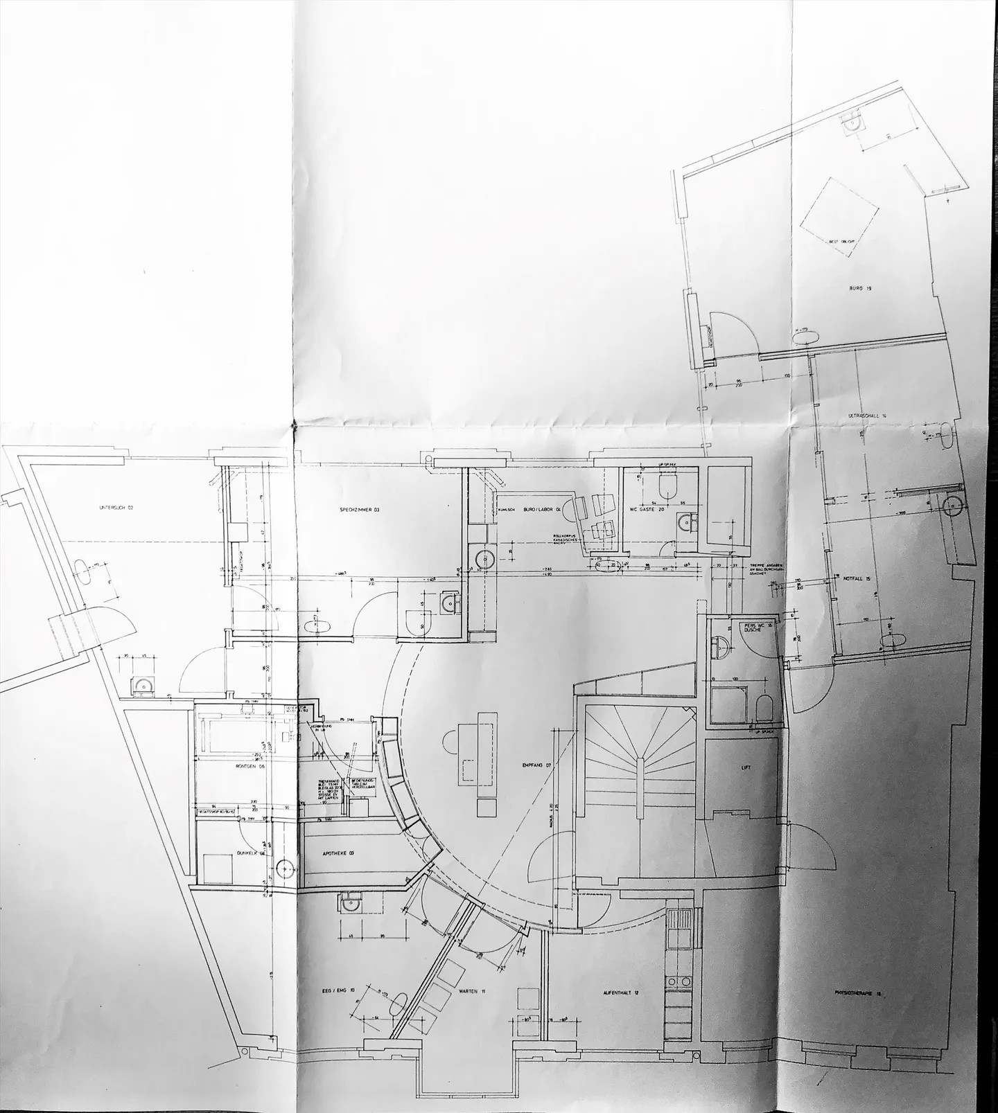 Spazi per pratiche versatili in una posizione frequentata! - Foto 13 di 13