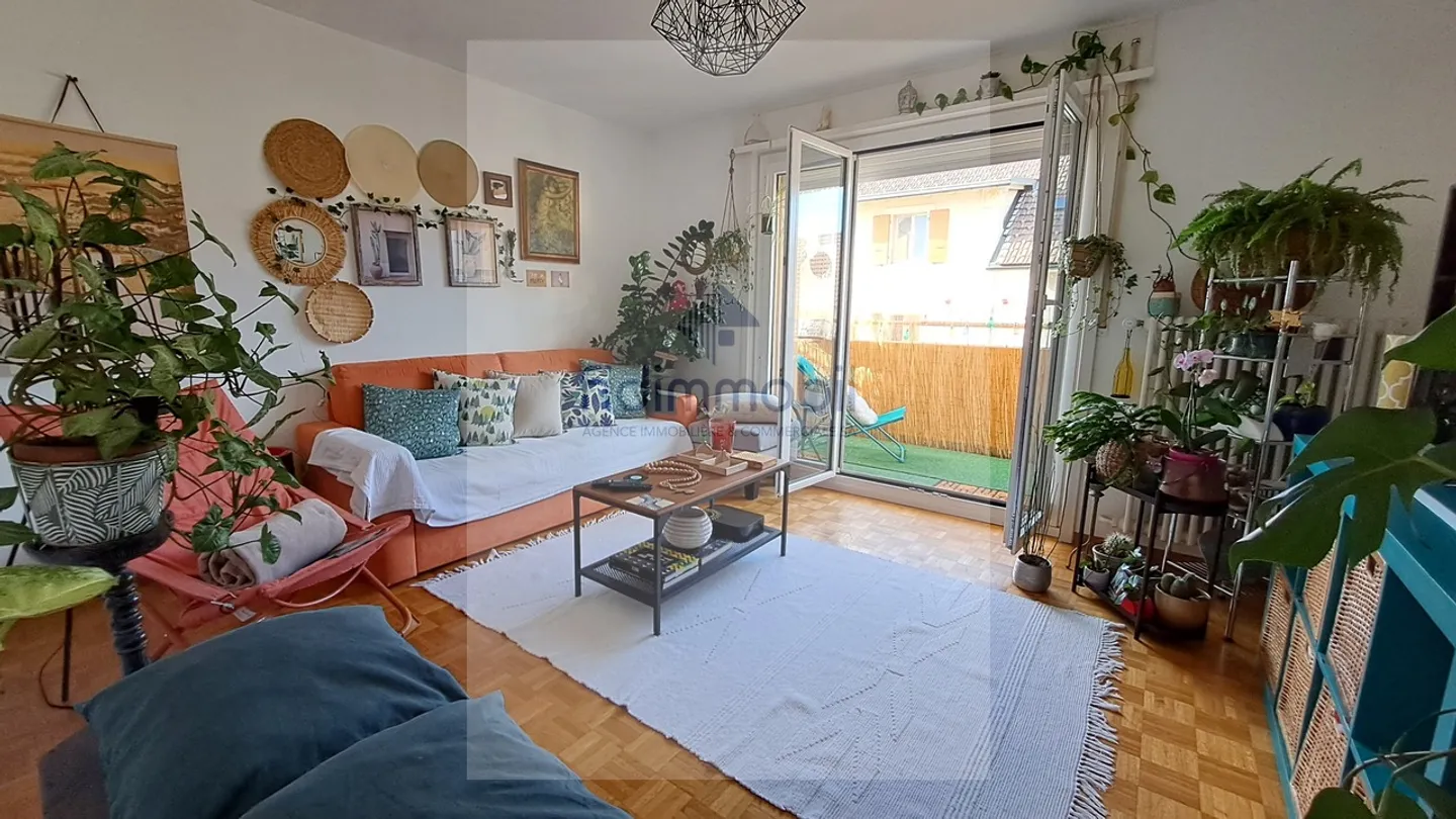 Apartment for rent - Photo 5 of 9